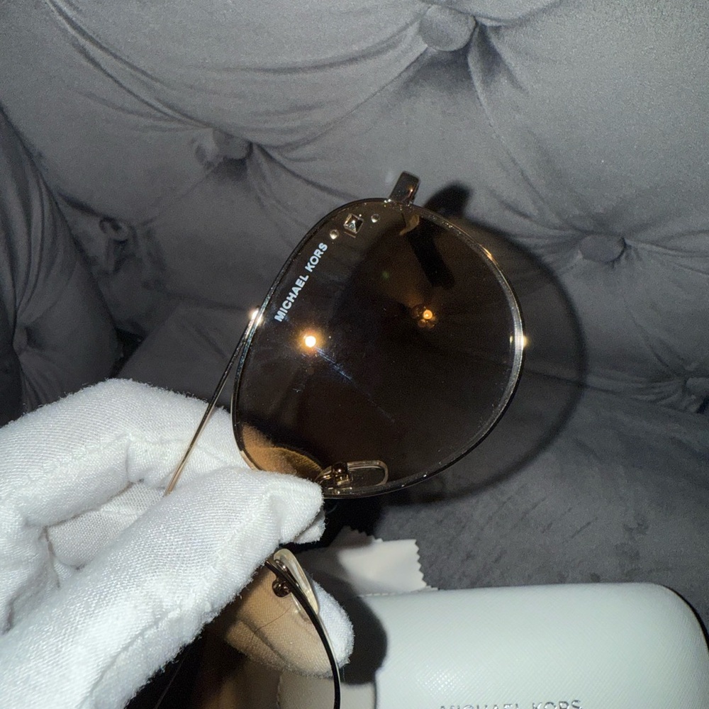 Like New Ladies Michael Kors Aviator Clearwater Sunglasses - Picture 10 of 10